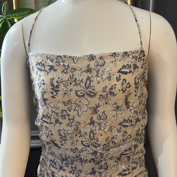 Dress - Picture 4 of 10